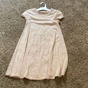 Women’s tan and white dress